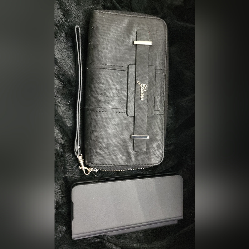 Guess wallet
